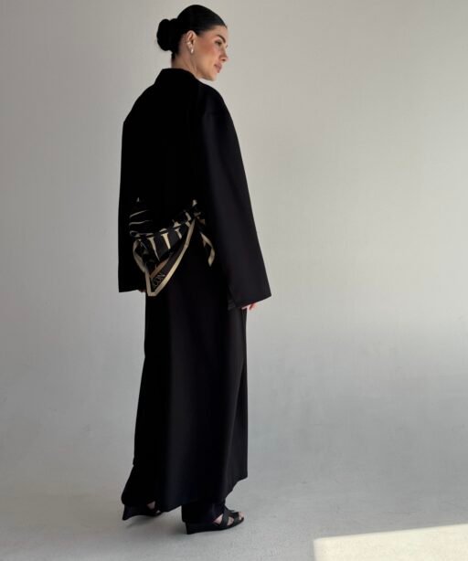 Alternative view of Scarf